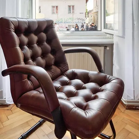 Ultracentral Vintage Black Church View Steps Away From Piata Sfatului Брашов