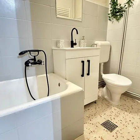 Ultracentral Vintage Black Church View Steps Away From Piata Sfatului شقة *