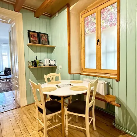 Apartment Ultracentral Vintage Black Church View Steps Away From Piata Sfatului *