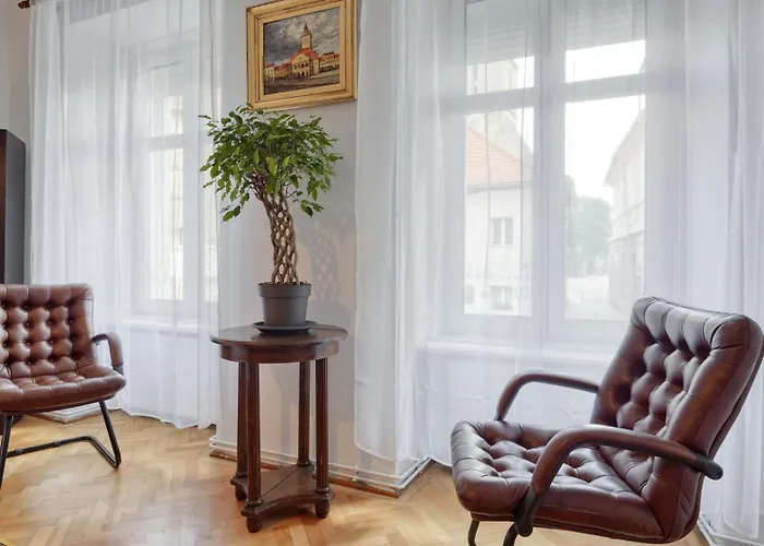 Ultracentral Vintage Black Church View Steps Away From Piata Sfatului * Brasov