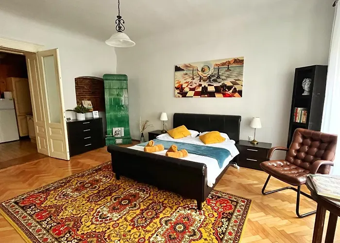 Ultracentral Vintage Black Church View Steps Away From Piata Sfatului * Брашов