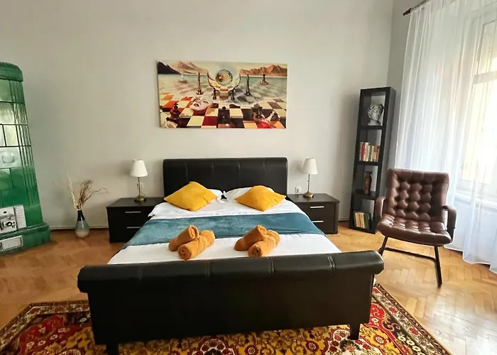 Ultracentral Vintage Black Church View Steps Away From Piata Sfatului