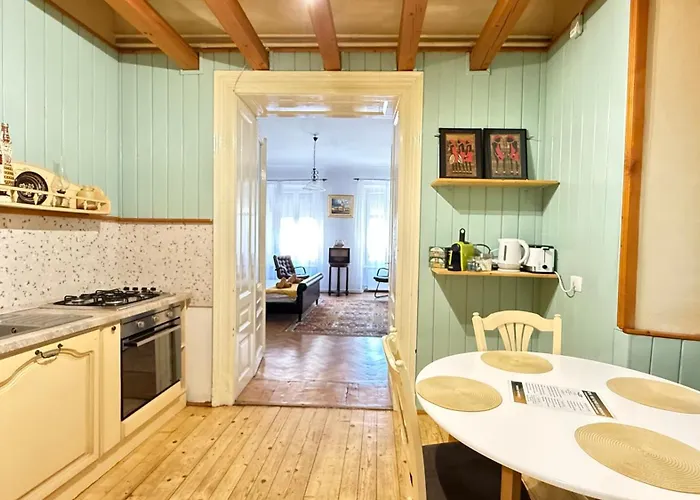 Апартаменти Ultracentral Vintage Black Church View Steps Away From Piata Sfatului Брашов